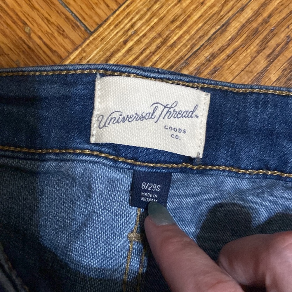 Universal Thread Distressed Jeans - Picture 2 of 4